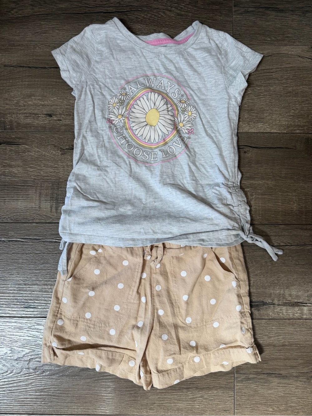 Girls' 'Always Choose Love' Daisy Graphic Tee - Light Gray size 7-8